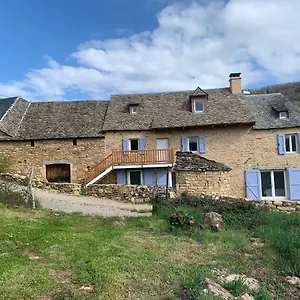 La Combe Aux Fées Saint-Côme-dʼOlt